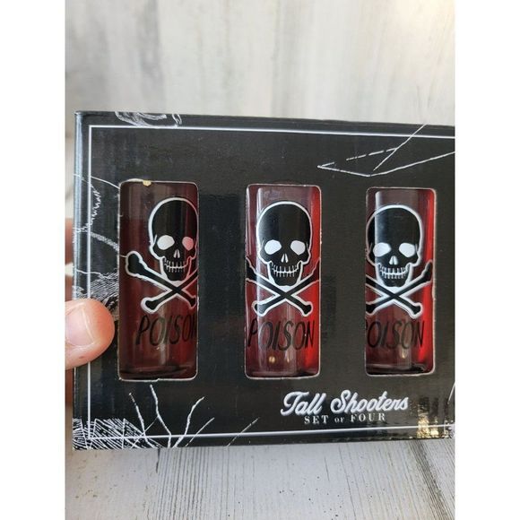 TMD Holdings Tall skull Shot glass set Halloween - Picture 3 of 7